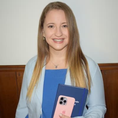 Profile photo of Lila, AP tutor at Wiingy 