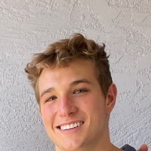 Profile photo of Lucian	, Yoga tutor at Wiingy 