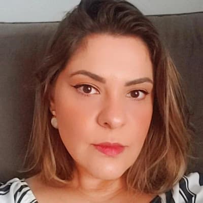 Profile photo of Luna, AP tutor at Wiingy 