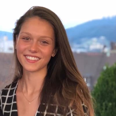 Profile photo of Lyra, Biology tutor at Wiingy 