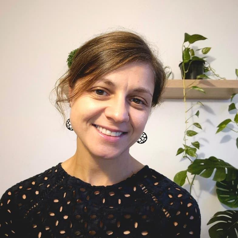 Profile photo of Anca, English tutor at Wiingy 