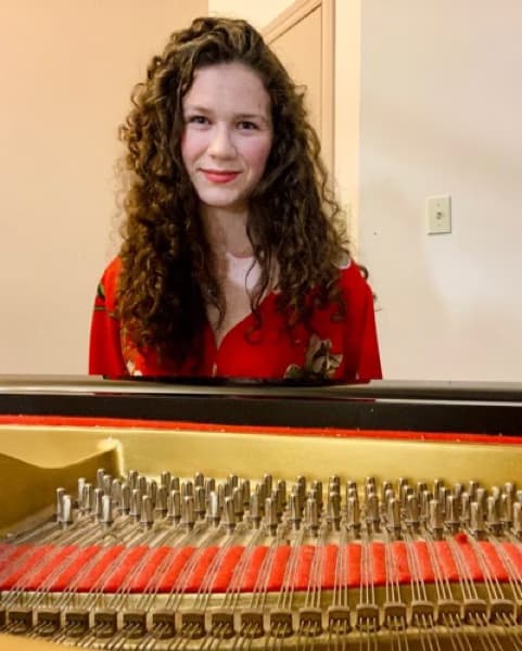 Profile photo of Madeleine, Piano tutor at Wiingy 