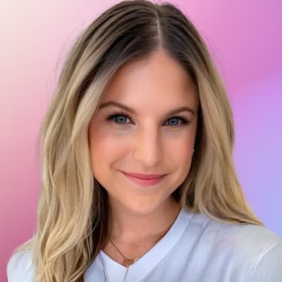 Profile photo of Maeve, Chemistry tutor at Wiingy 