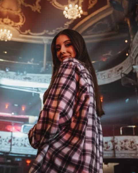 Profile photo of Maria, Singing tutor at Wiingy 