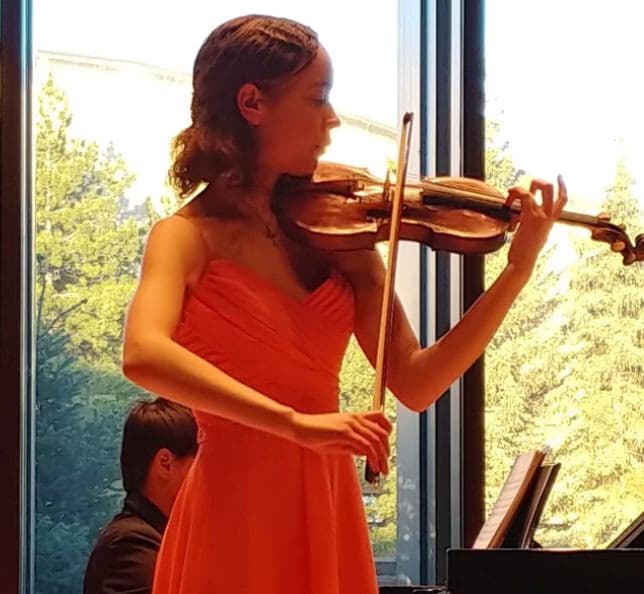 Profile photo of Mary, Violin tutor at Wiingy 