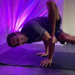 Profile photo of Maximilian, Yoga tutor at Wiingy 