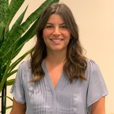 Profile photo of Maya, Economics tutor at Wiingy 