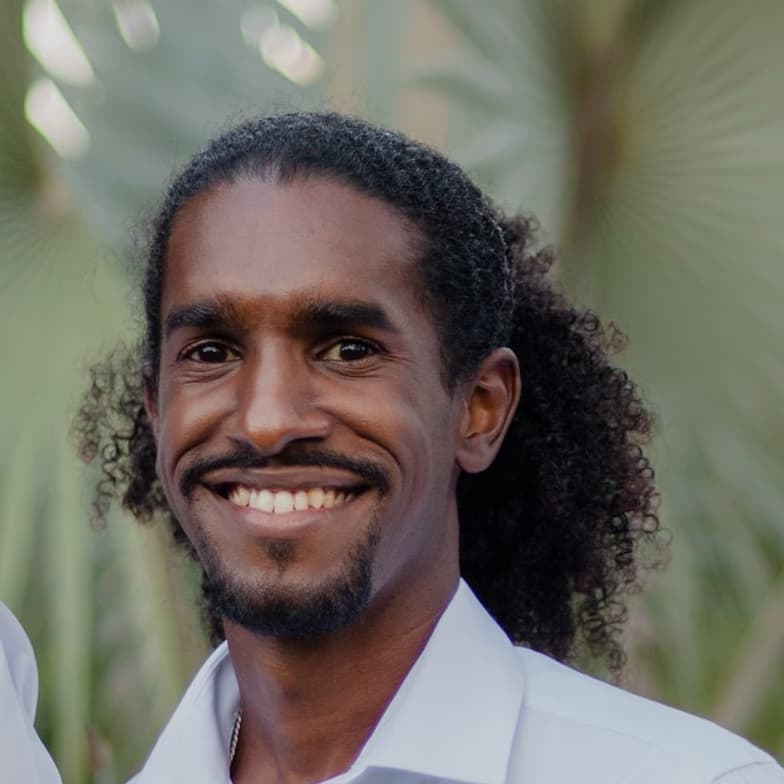 Profile photo of Lyndon, Singing tutor at Wiingy