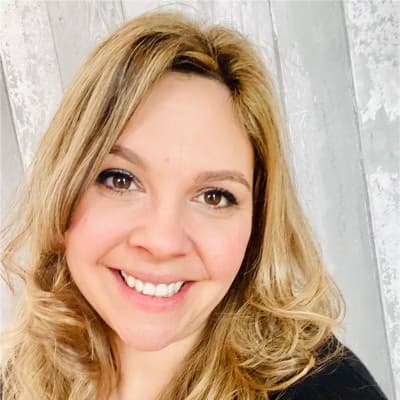 Profile photo of Mia, Physics tutor at Wiingy 