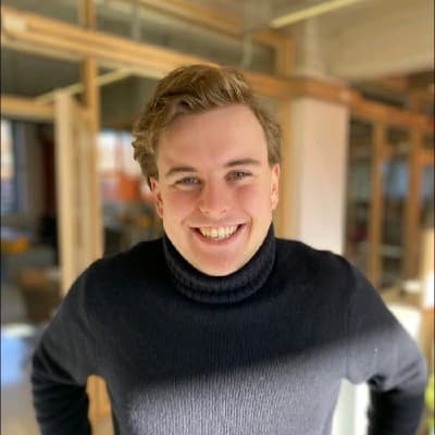 Profile photo of Miles, AP tutor at Wiingy