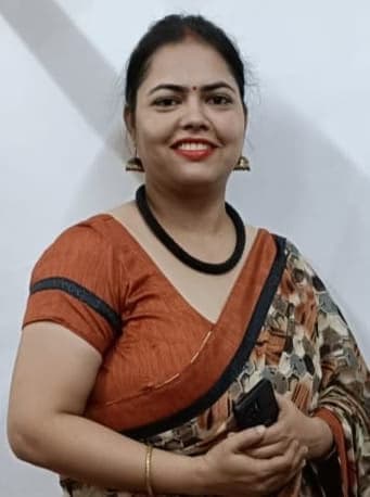 Profile photo of monika, Economics tutor at Wiingy 