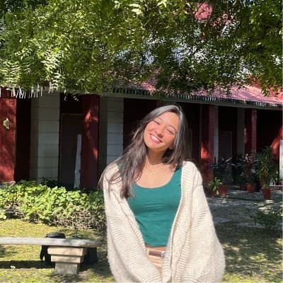 Profile photo of Myra, Hindi tutor at Wiingy 