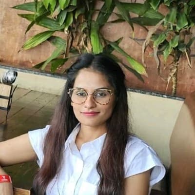 Profile photo of Nalini, Hindi tutor at Wiingy 