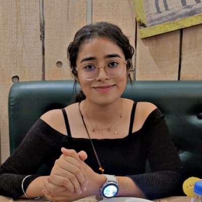 Profile photo of Namrata, Hindi tutor at Wiingy 