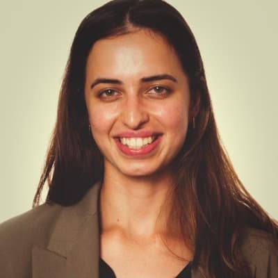 Profile photo of Neela, Hindi tutor at Wiingy 