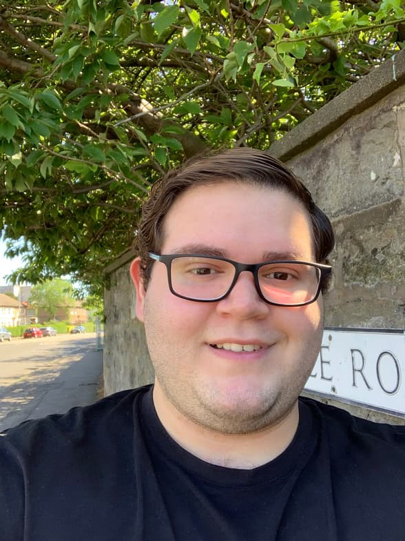 Profile photo of Carlo, Singing tutor at Wiingy 