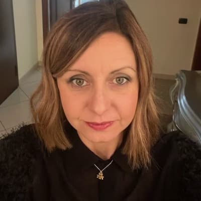 Profile photo of Nova, Economics tutor at Wiingy 