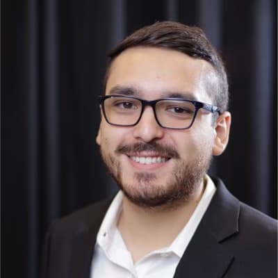 Profile photo of Oliver, Biology tutor at Wiingy 