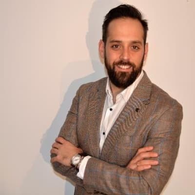 Profile photo of Oliver, Architecture tutor at Wiingy 