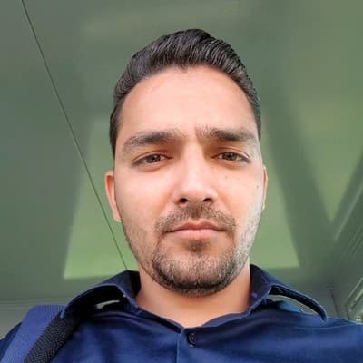 Profile photo of Omkar, Yoga tutor at Wiingy 