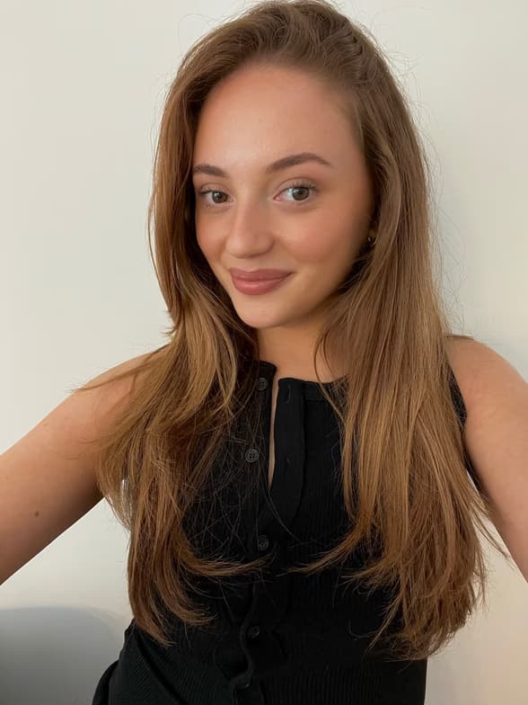 Profile photo of Olivia, English tutor at Wiingy 