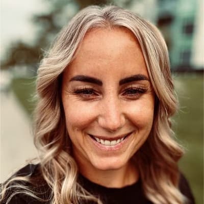 Profile photo of Orla, Violin tutor at Wiingy