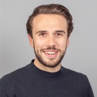 Profile photo of Oscar, Chemistry tutor at Wiingy 