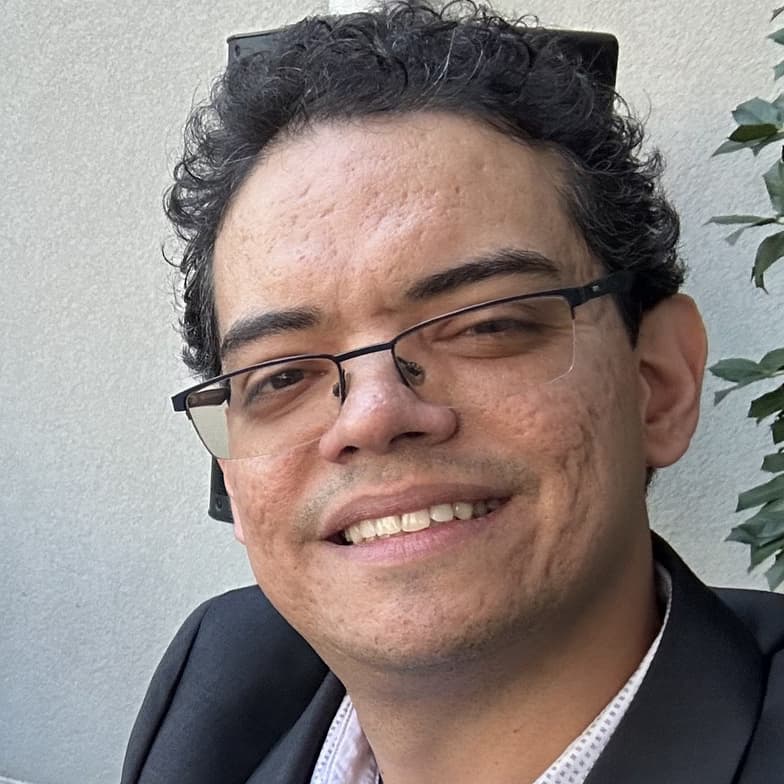 Profile photo of Pablo, Guitar tutor at Wiingy 