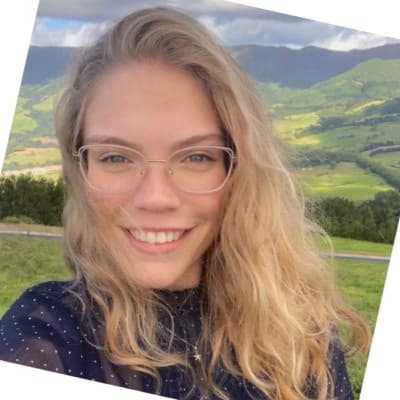 Profile photo of Phoebe, Computer Science tutor at Wiingy