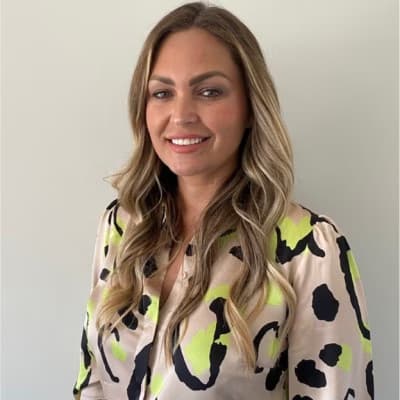 Profile photo of Phoebe , AP tutor at Wiingy