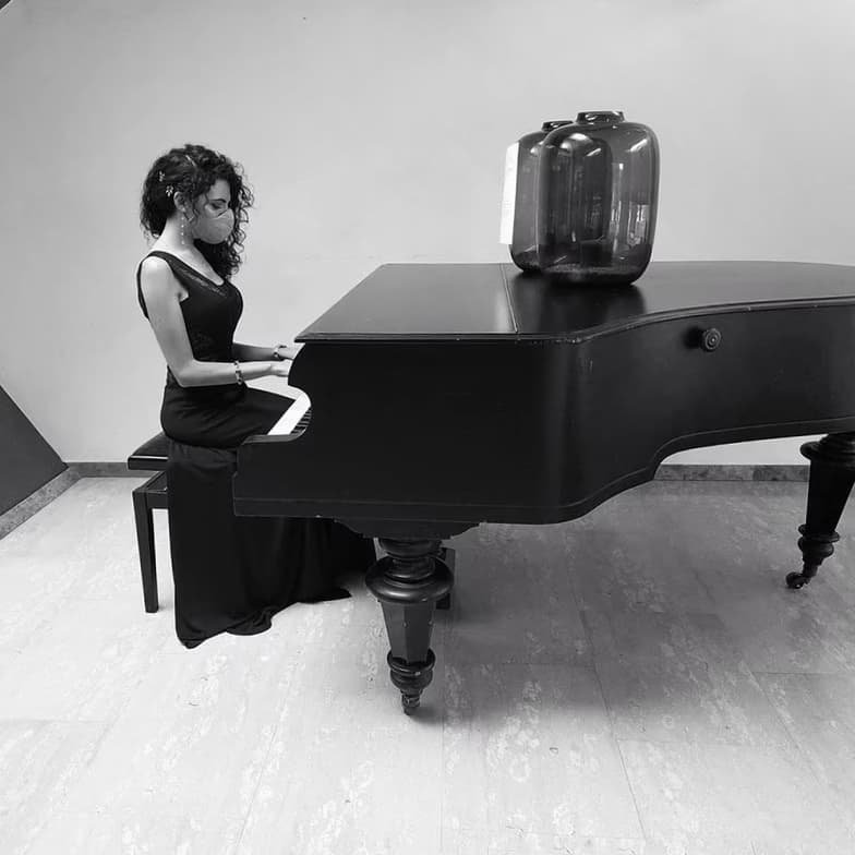 Profile photo of Shey , Piano tutor at Wiingy 