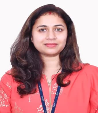 Profile photo of Pooja, Economics tutor at Wiingy 