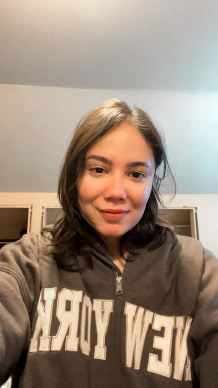 Profile photo of Polyana, English tutor at Wiingy 