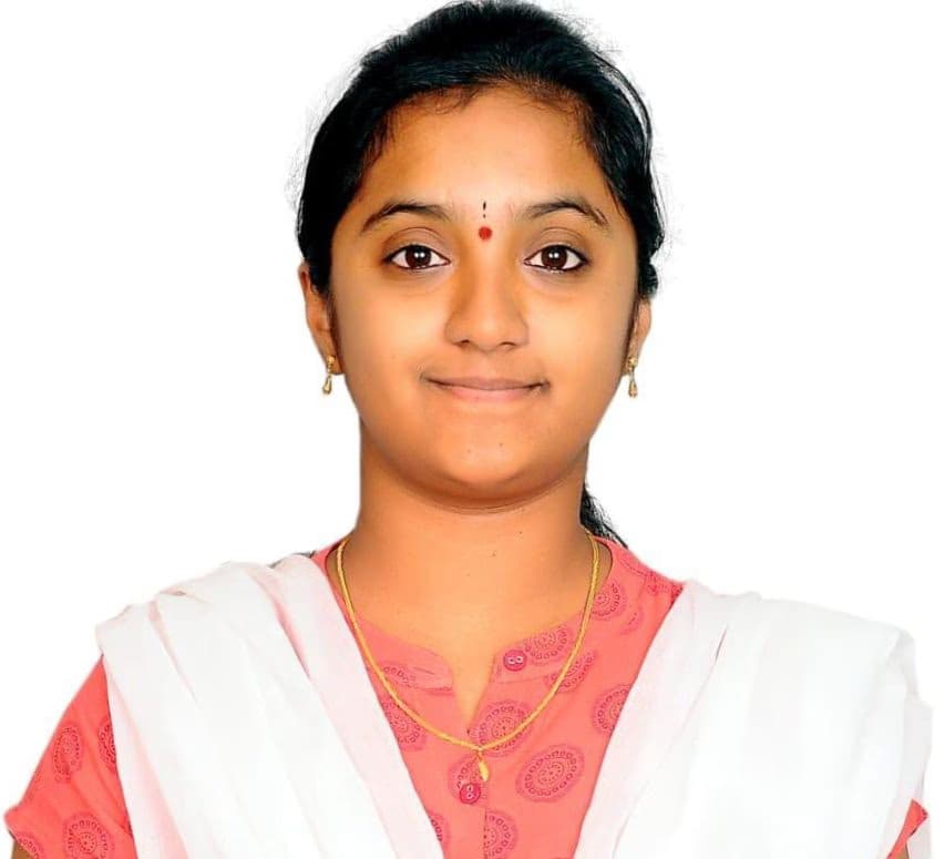 Profile photo of Pravallika, Chemistry tutor at Wiingy 