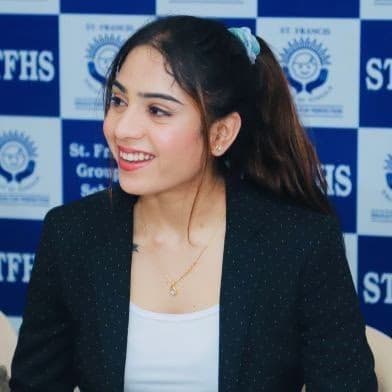 Profile photo of Raashika, AP tutor at Wiingy 