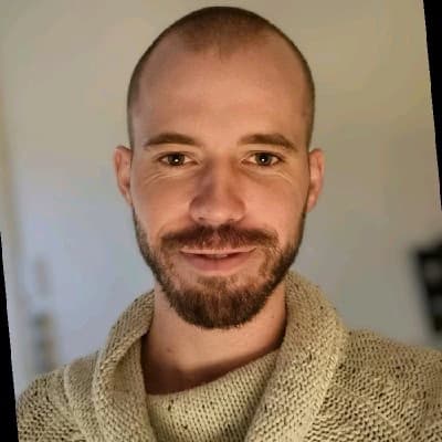 Profile photo of Ralph, English tutor at Wiingy 