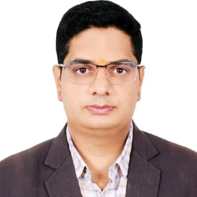 Profile photo of Raunak, Yoga tutor at Wiingy 