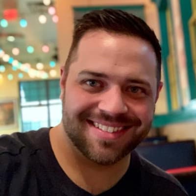 Profile photo of Robert, Guitar tutor at Wiingy 