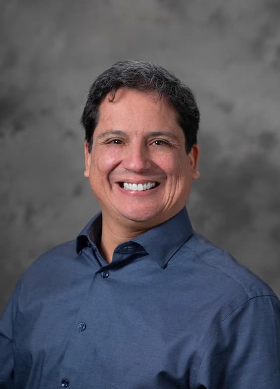 Profile photo of Roberto, Economics tutor at Wiingy 