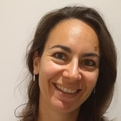 Profile photo of Rosalie, GED tutor at Wiingy 