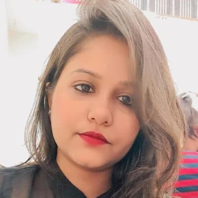 Profile photo of Ruchi, Hindi tutor at Wiingy 