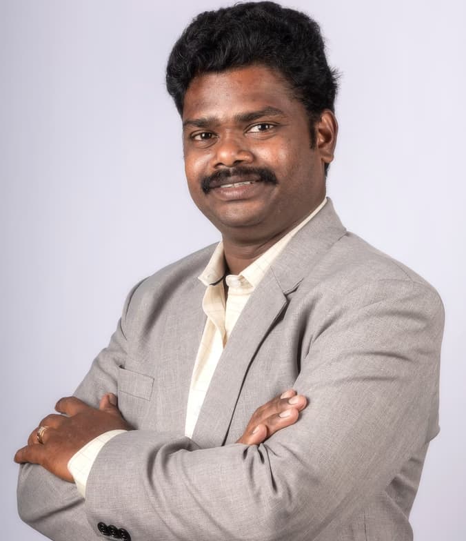 Profile photo of Moturi, Economics tutor at Wiingy 