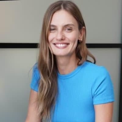 Profile photo of Scarlett, English tutor at Wiingy 