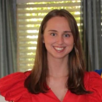 Profile photo of Serena, AP tutor at Wiingy 