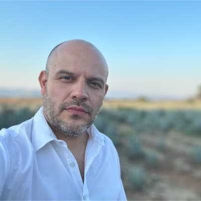 Profile photo of Seth	, Architecture tutor at Wiingy 