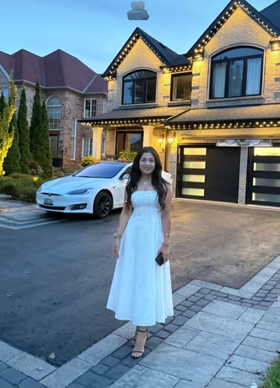 Profile photo of Shrishti, English tutor at Wiingy 