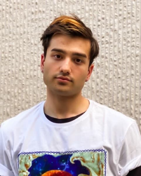 Profile photo of Shukhrat, Singing tutor at Wiingy 