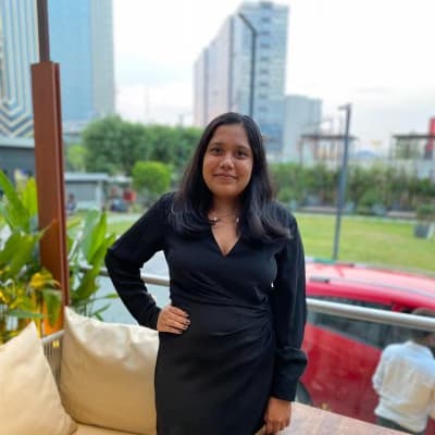 Profile photo of Sia, Yoga tutor at Wiingy