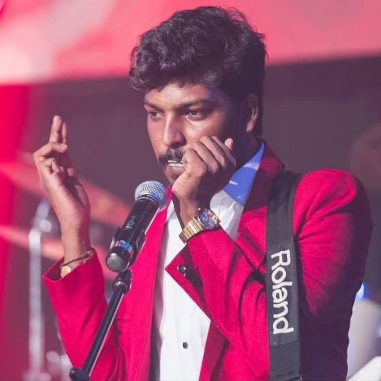 Profile photo of Thuvarakan, Piano tutor at Wiingy 