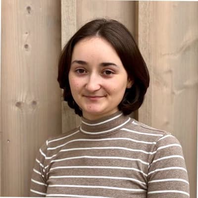 Profile photo of Sophie, AP tutor at Wiingy 